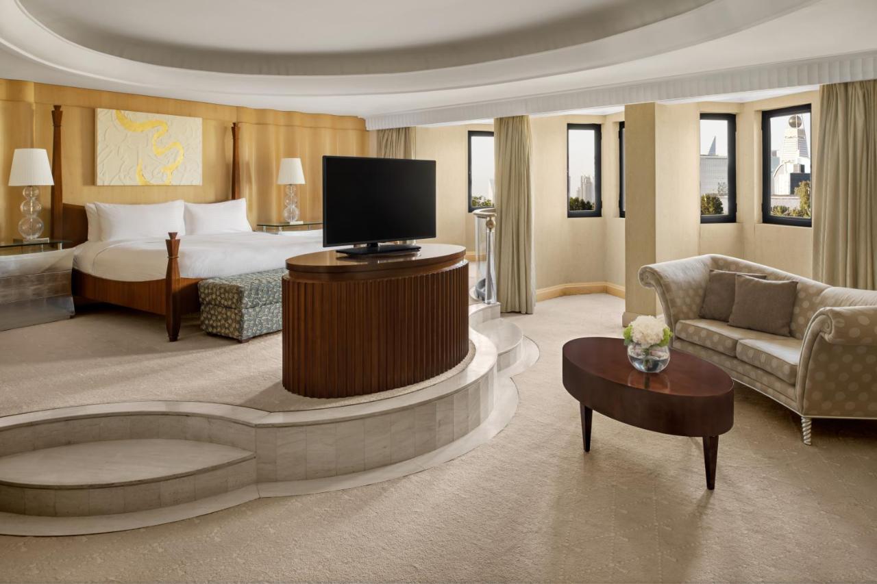 Intercontinental Riyadh By Ihg מראה חיצוני תמונה A suite at the Conrad London St. George