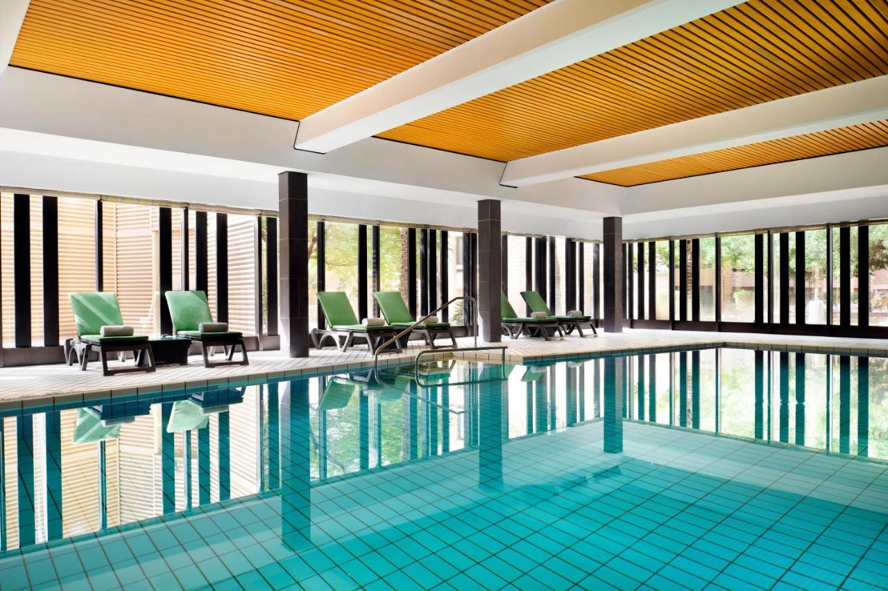 Intercontinental Riyadh By Ihg מראה חיצוני תמונה The swimming pool at the hotel
