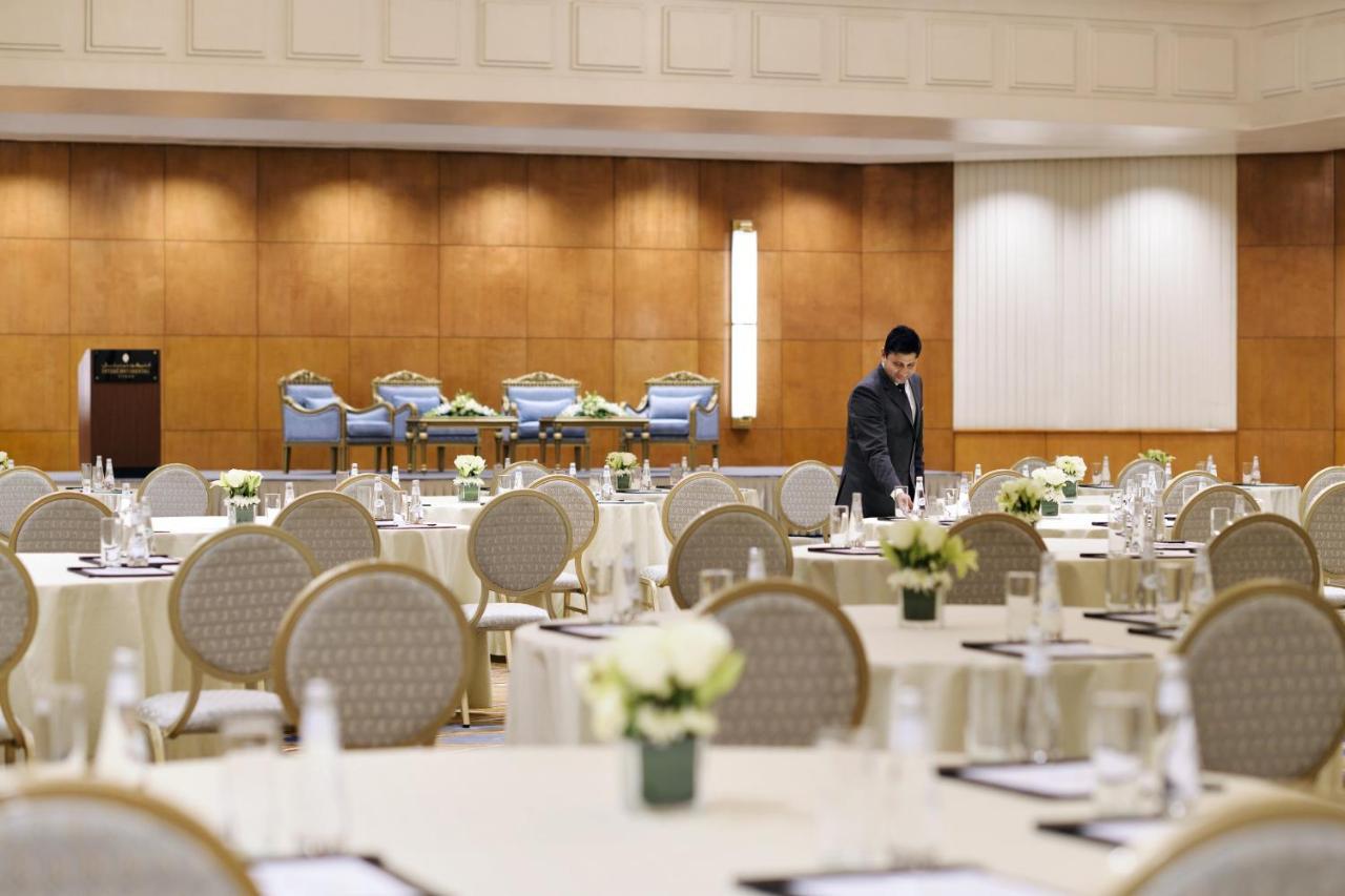 Intercontinental Riyadh By Ihg מראה חיצוני תמונה A meeting room at the hotel