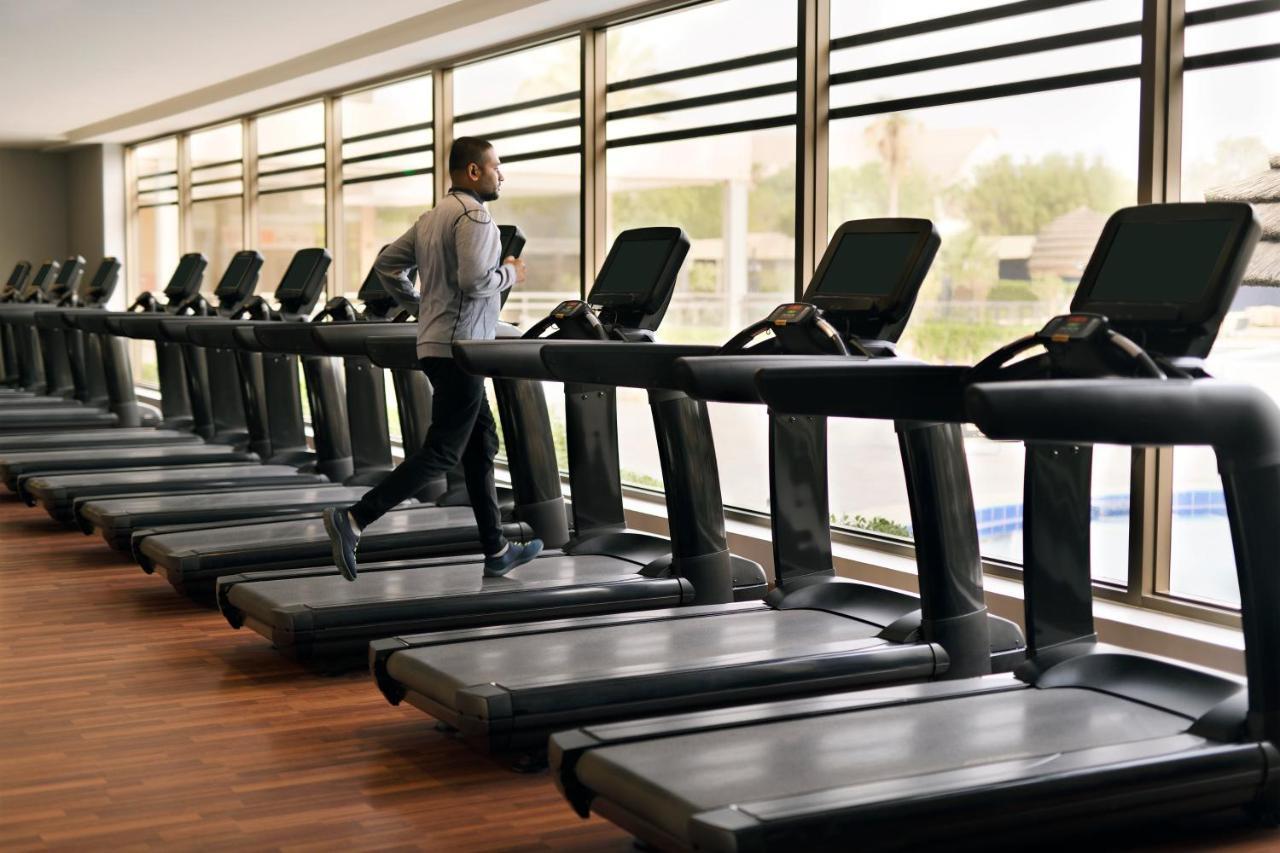 Intercontinental Riyadh By Ihg מראה חיצוני תמונה A row of treadmills