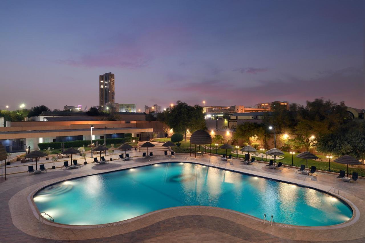 Intercontinental Riyadh By Ihg מראה חיצוני תמונה The pool at the Grand Hyatt Hotel, Dubai